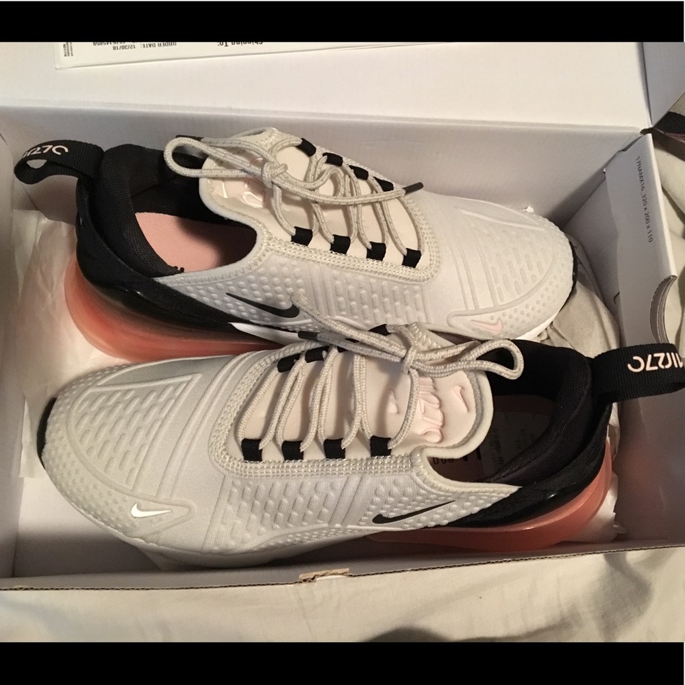 Nike Air Max 270 SE gray and pink